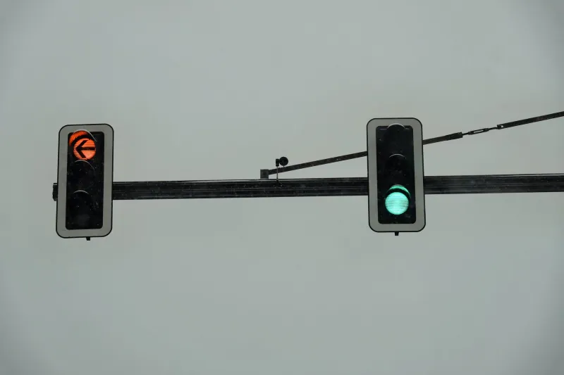 Tio trafikmyter som fortfarande sprids bland svenska förare – och vad som faktiskt stämmer